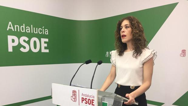 La secretaria de Salud y Consumo del PSOE de Andalucía, Miriam Alconchel.