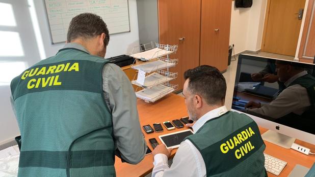 La Guardia Civil ha detenido a siete personas por este caso de ciberacoso sexual.