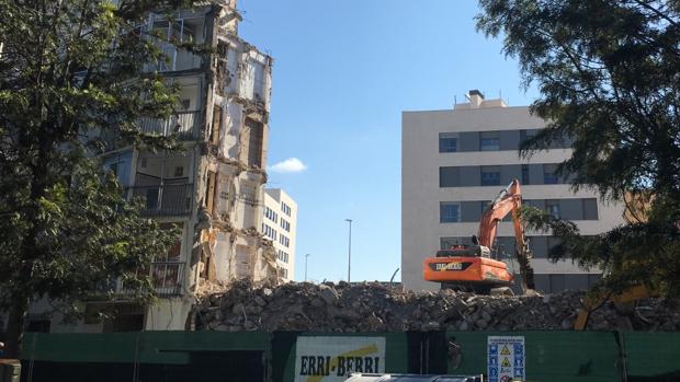Demolición de las viviendas en Cádiz