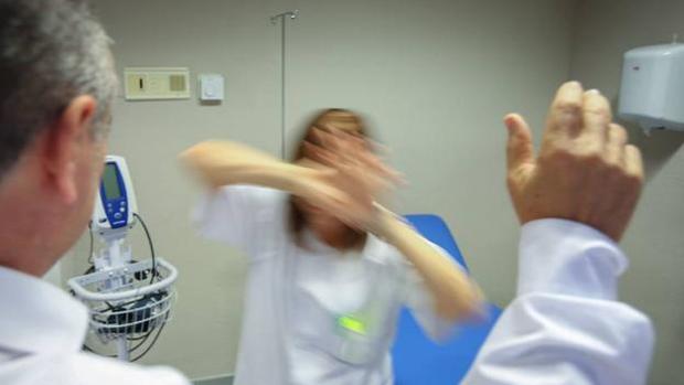 El Colegio de Médicos de Cádiz muestra su preocupación por el aumento en la agresividad de las agresiones.