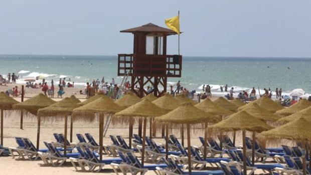 Bandera amarilla en las playas de Cádiz por carabela portugues