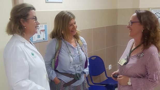 La delegada de Salud y Familias visitó este lunes el ambulatorio Puertatierra.