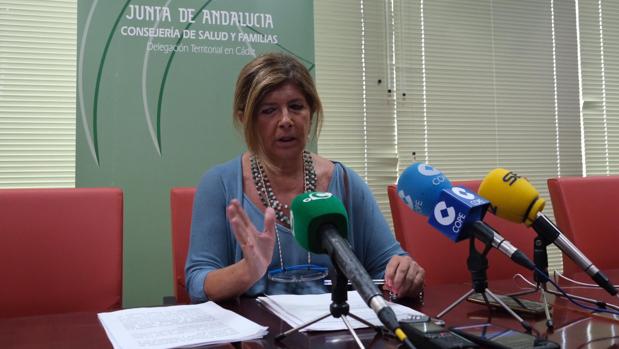 Isabel Paredes durante la comparecencia de prensa ante los medios de comunicación