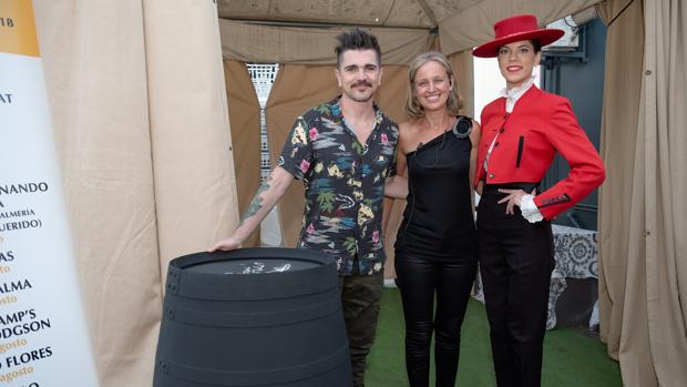 Beatriz Vergara acompañada de Juanes en la pasada edición.