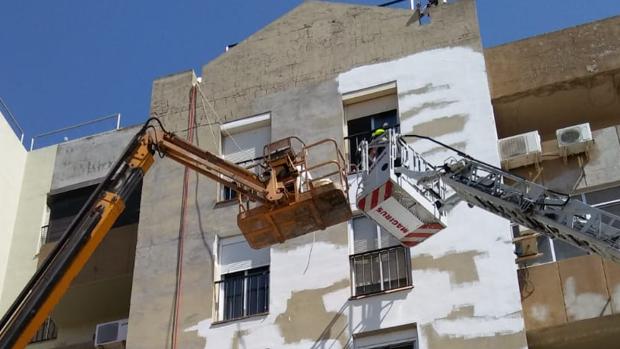 Rescate de dos trabajadores en Jerez