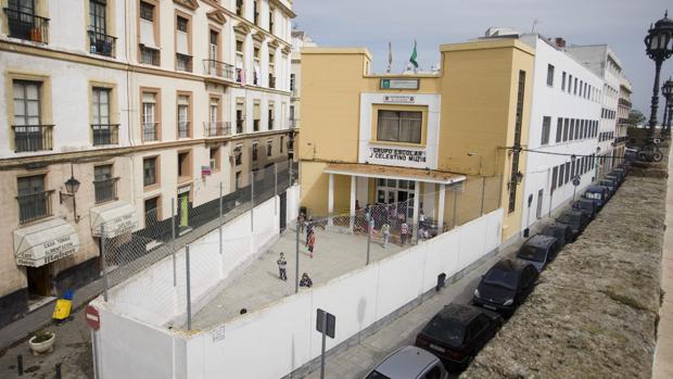 Patio del colegio Celestino Mutis en Cádiz.