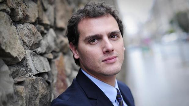 Albert Rivera se encuentra ingresado por una gastroenteritis aguda probablemente causada por la bacteria salmonella