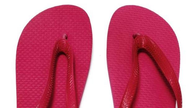 Abusar de las chanclas puede provocar lesiones en los tobillos, rodillas y caderas