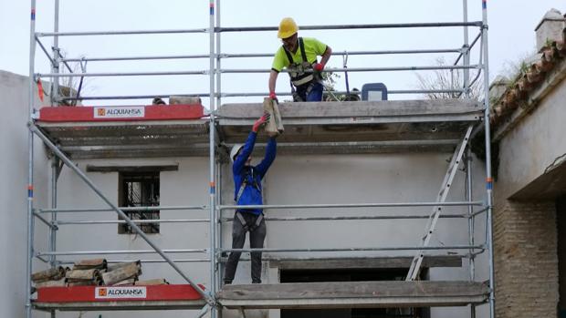Los operarios ya están trabajando en la rehabilitación de la hacienda Miraflores