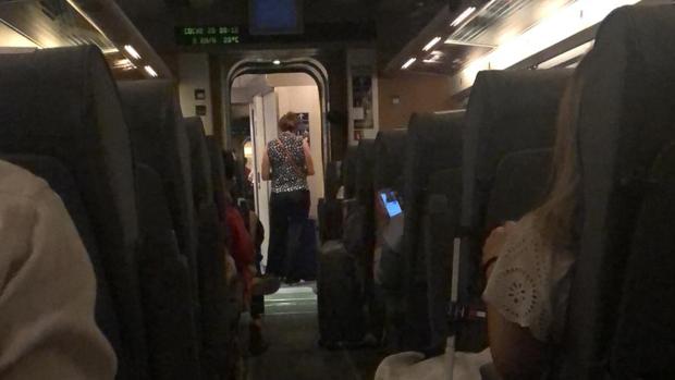 Los viajeros del AVE Sevilla-Madrid han llegado a la capital con más de dos horas de retraso