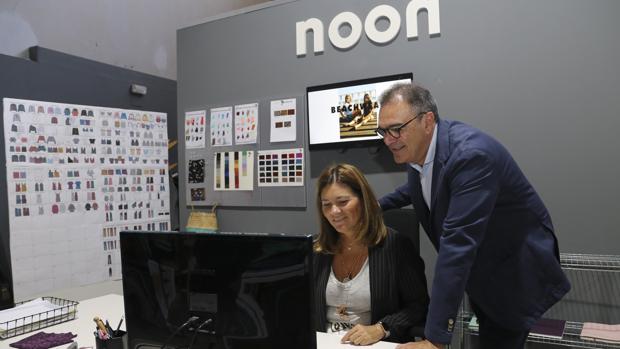 Antonio Pérez y Mariló Ortiz en las oficionas de Noon