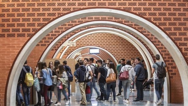 Alumnos en la Universidad de Valencia