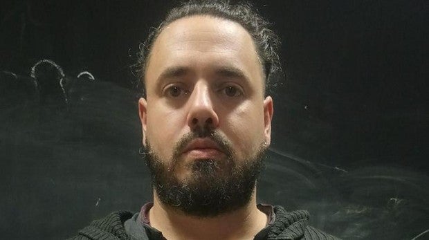 Christian, doctor en Biología, denuncia el caso de su madre