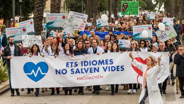 Manifestación celebrada en febrero del pasado año en Palma contra la exigencia del catalán en la sanidad