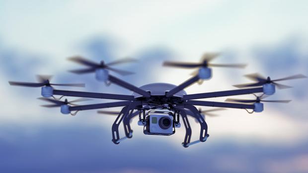 Detalle de un drone con cámara
